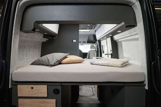 Met een extra grote matras van 2,00 x 1,40 m biedt de Globetrail heerlijk slaapcomfort voor twee personen. Het systeem met schotelveren ondersteunt de wervelkolom comfortabel.